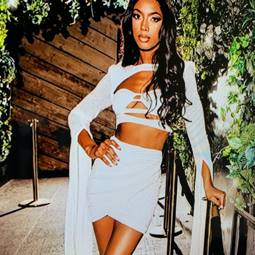 COPY - Sequin skirt set that Glimmer Glow white size small never worn.